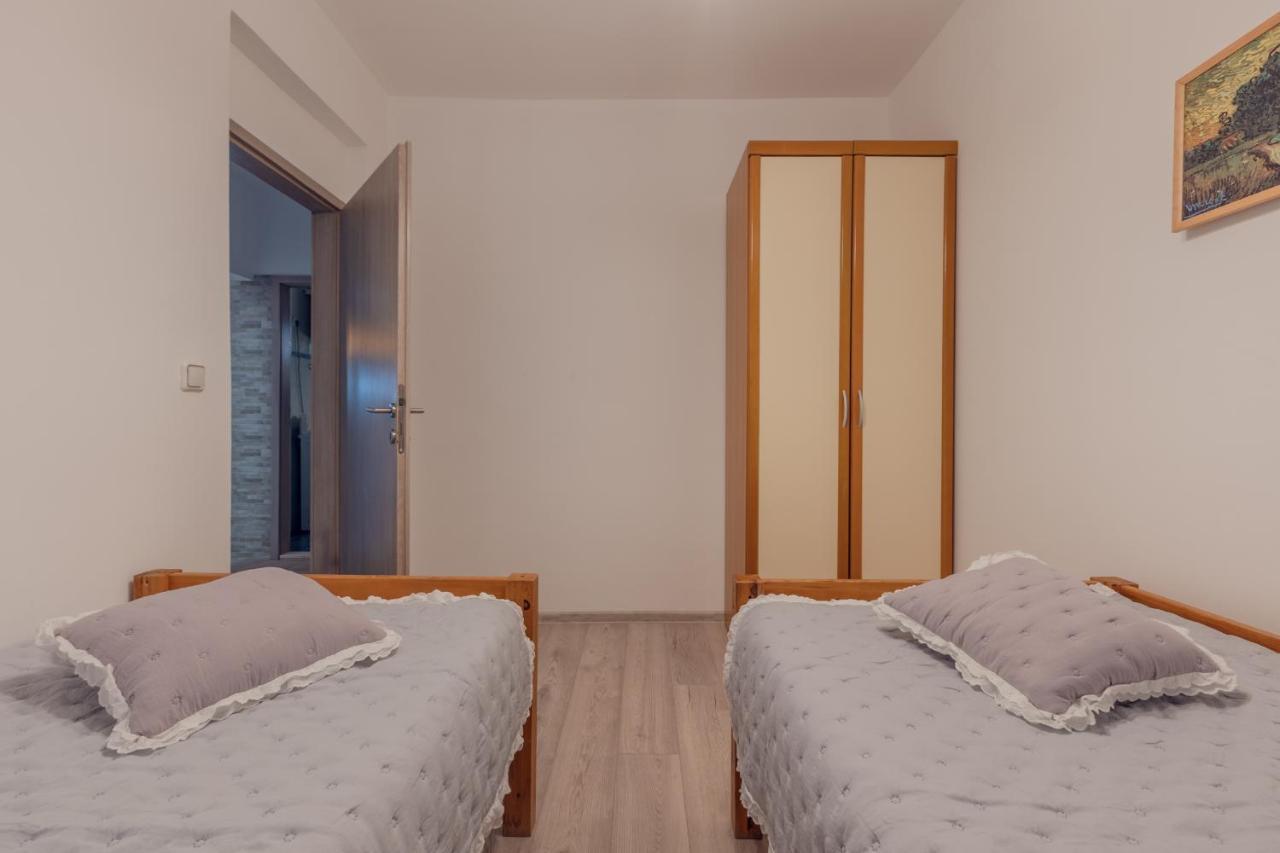 Holiday Home Insulam Mare Trogir Exteriör bild