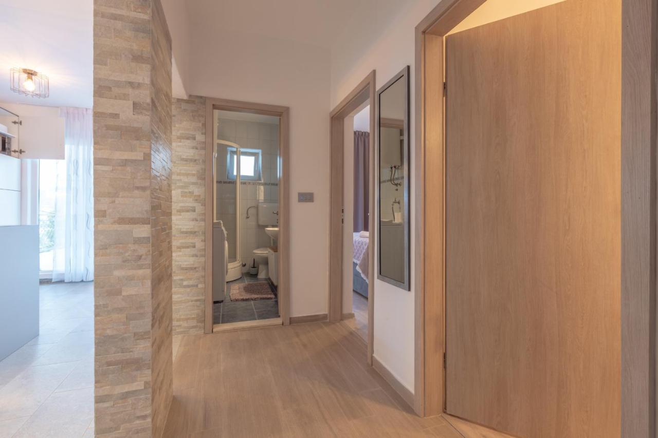 Holiday Home Insulam Mare Trogir Exteriör bild