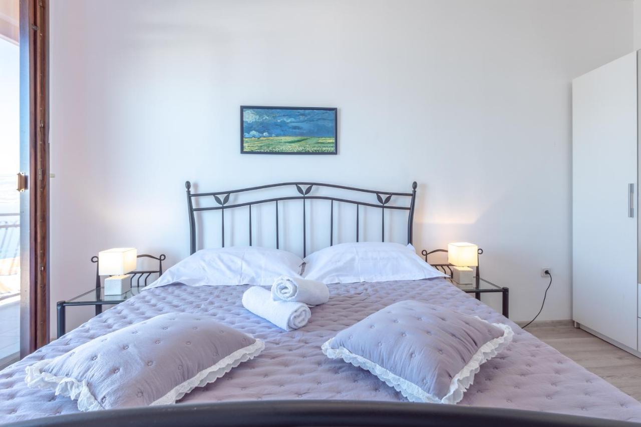 Holiday Home Insulam Mare Trogir Exteriör bild