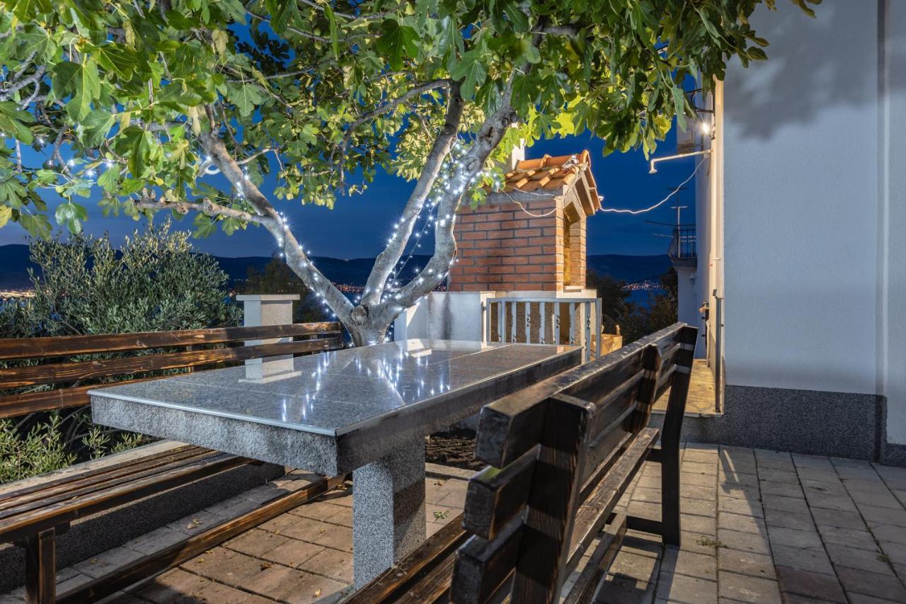 Holiday Home Insulam Mare Trogir Exteriör bild