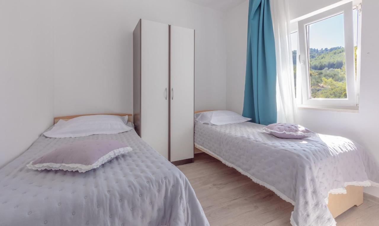 Holiday Home Insulam Mare Trogir Exteriör bild